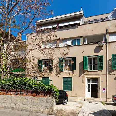Chicolata Luxury * 스플리트